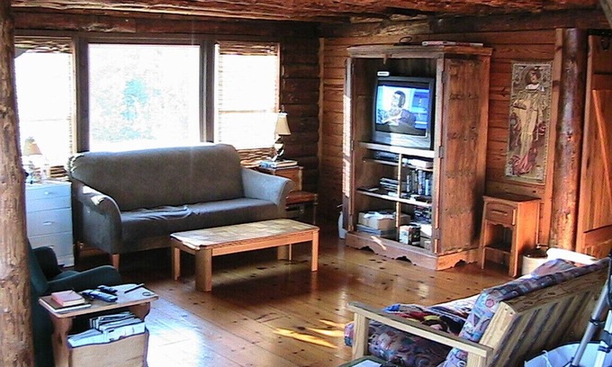 Onemo Cabin | Chesapeake Bay Secluded Waterfront Log Cabin
