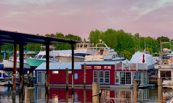 Stevensville Boat Rental | Chesapeake Houseboat Getaway on Kent Island, Maryland