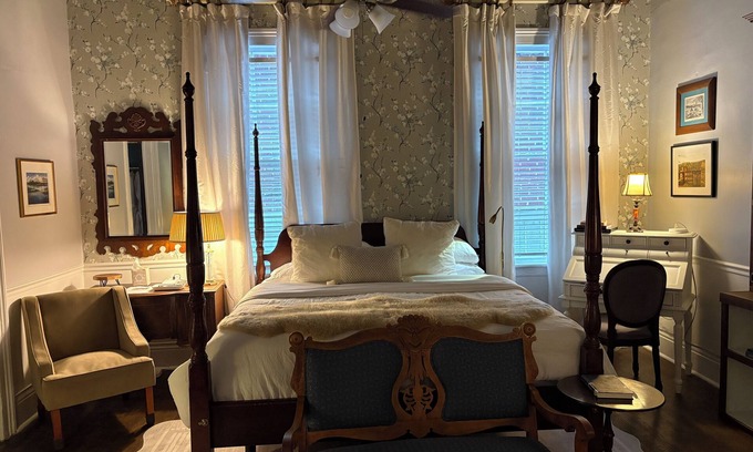 Columbia Bed & Breakfast | Chesnut Cottage Inn Bed & Breakfast
