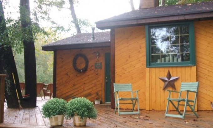 Dahlonega Cabin | CHESTATEE RIVER CABIN is a prefect pet friendly get away close to Dahlonega