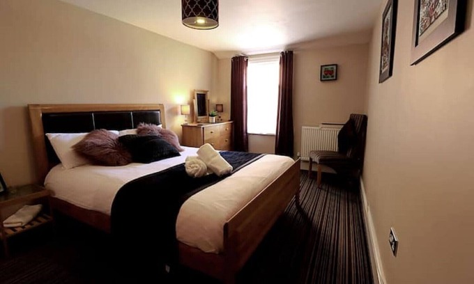 Chester Apartment | Chester Apartments (Apt B)