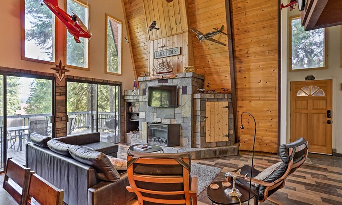 Lake Almanor West Cabin | Chester Cabin w/Deck - Walk to Lake + Golfing!