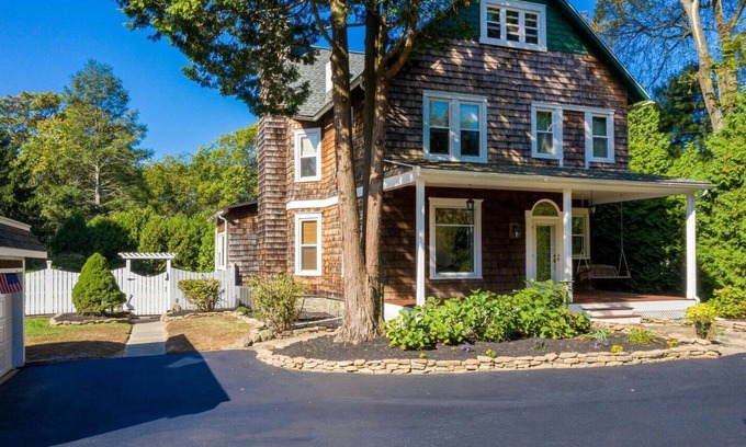 Exton House | Chester County Oasis with Pool, Modern Ammenities, Tranquil and Private