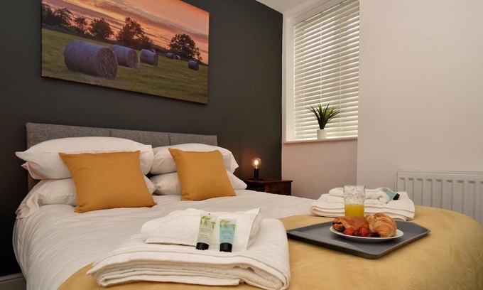 Macclesfield Apartment | Chester Suite - Chester Road Apartments by Premier Serviced Accommodation