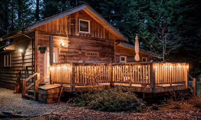 Tofino House | Chesterman Beach Paradise is a short walk from our sunny deck. Read our reviews!