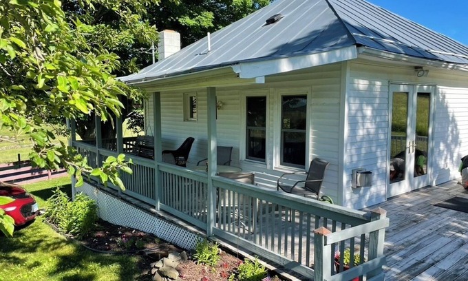 Harper House | Chestnut Cottage, Blue Grass VA