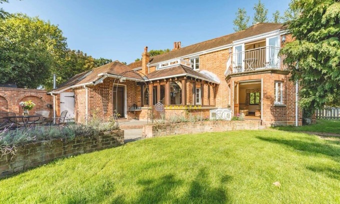 Maidenhead House | CHESTNUT COTTAGE ❤ WINDSOR COUNTRYSIDE ESCAPE