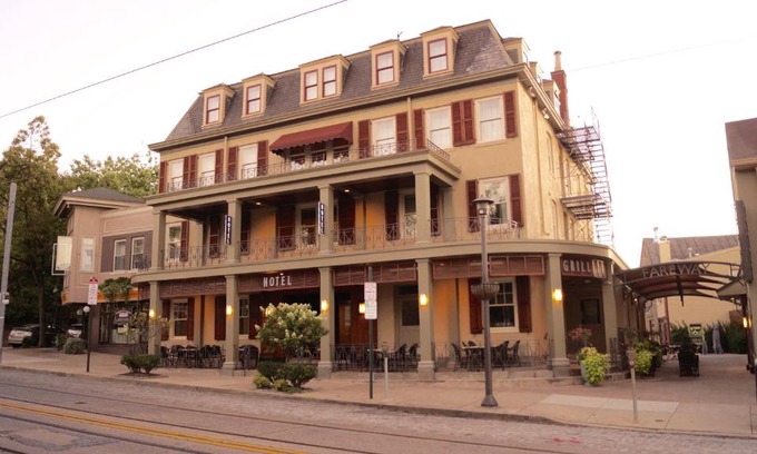 Chestnut Hill Hotel | Chestnut Hill Hotel