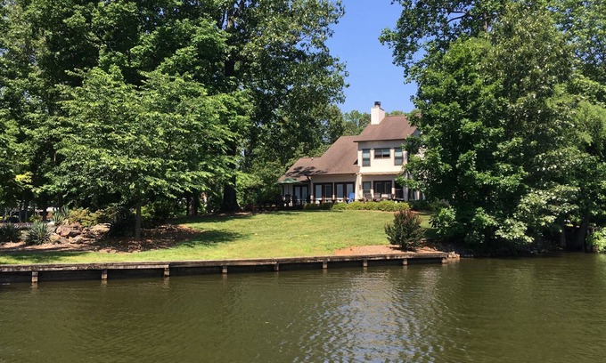 Southmont House | Cheves on Pointe