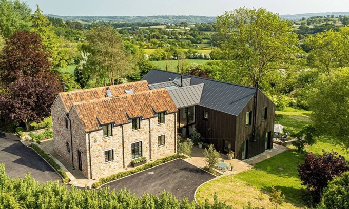 Barrow Gurney Villa | Chew Valley View - Seven Bedroom Villa, Sleeps 14