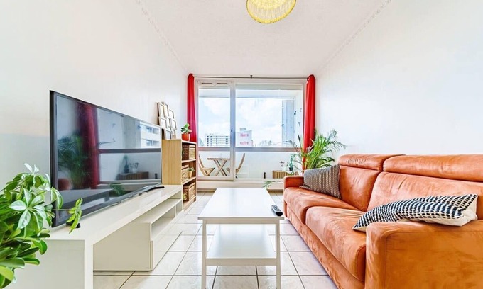 Republique - Tolstoi Apartment | Chez Anatole - Charming 4 People - Gratte Ciel