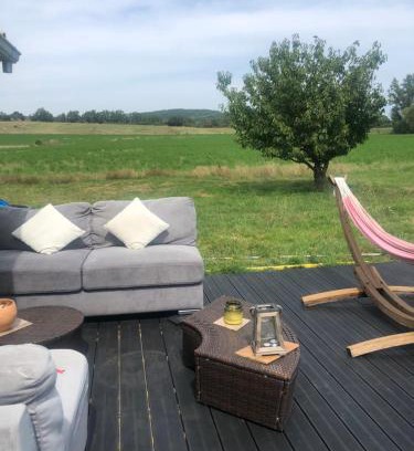Viviers-les-Montagnes Apartment | Chez Anna et JL