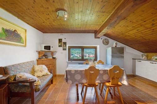 Pont Suaz Apartment | Chez Emilia Mansarda