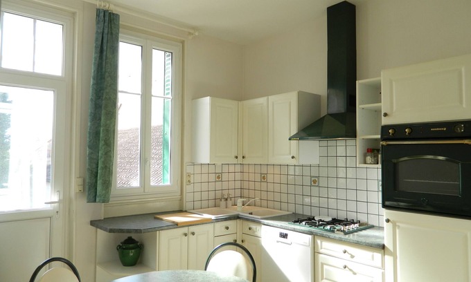 Romorantin-Lanthenay House | Chez Gina, Maison de Ville & son Grand Jardin à Romorantin-lanthenay