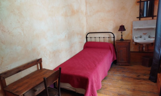 Villar-d'Arene House | Chez Jean Pierre - Room 1pers. in a 17th century house - n ° 6