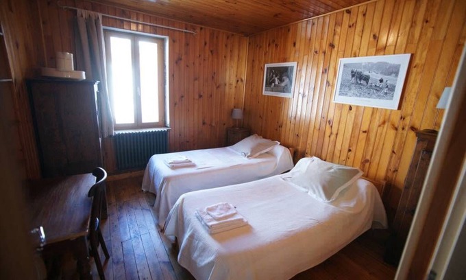Villar-d'Arene House | Chez Jean Pierre - Bedroom in a 17th century house - n ° 4