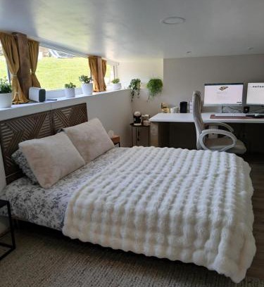 Montmort-Lucy House | Chez Jenni & Bruno