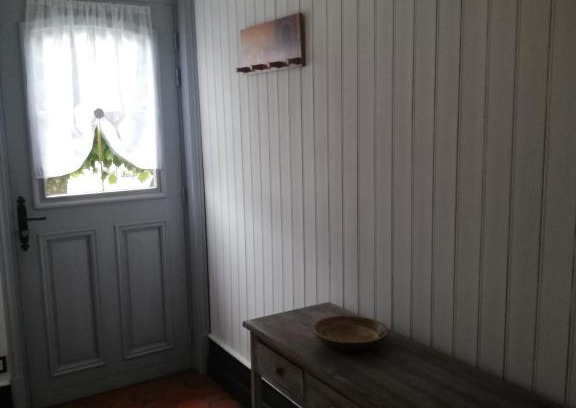 Arrest House | Chez kathie