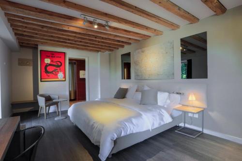 Geneva Hotel | Chez Maman Hotel & Restaurant