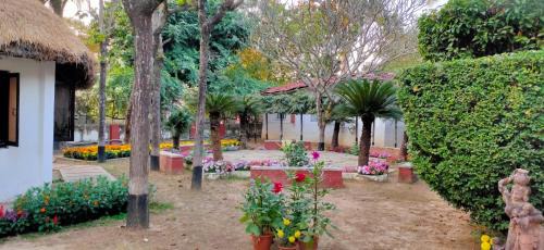 Bolpur Resort | Chhuti Holiday Resort