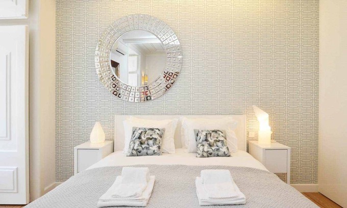 Martires Apartment | ChiadoLuxuryExperien .1BR downtown - Checkinhome