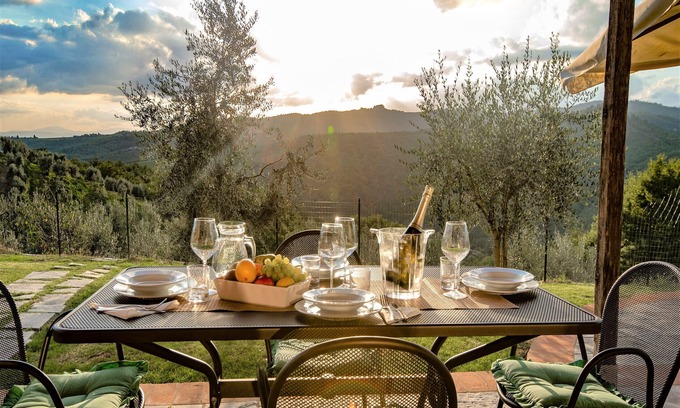 Monte Benichi Apartment | Chianti Sunshine with Pool and View