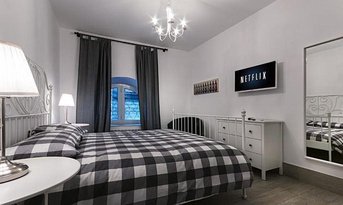 San Ferdinando Apartment | Chiatamone Seaside Suite