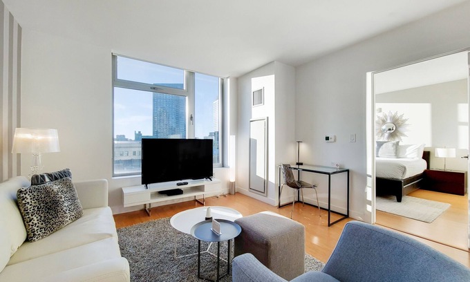 Chinatown Apartment | Chic 1 bed in Financial District