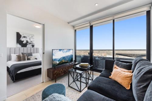 Moonee Ponds Apartment | Chic 1-Bed with City Views Parking Gym & Pool