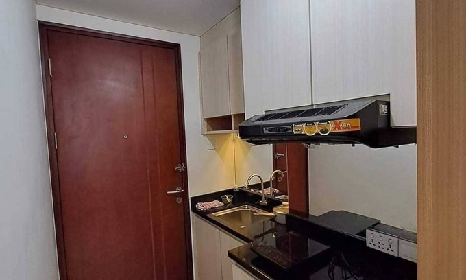 Batam Apartment | Chic 1-bedroom apartment in terrific Kepulauan Riau with AC, WiFi.