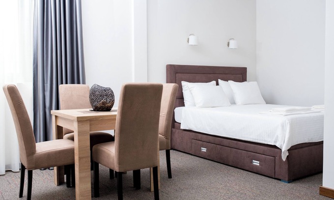 Mahala Apartment | Chic 1-bedroom apartment with WiFi, AC in amazing near airport