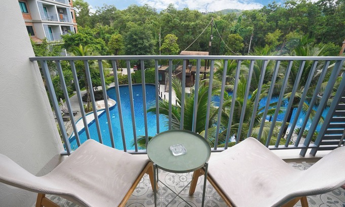 Sa Khu Apartment | Chic 1-bedroom apartment 250M. to Nai Yang Beach with fitness room, WiFi
