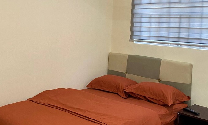 Kwabenyan Apartment | Chic 1-bedroom apartment with WiFi, AC in delightful Accra