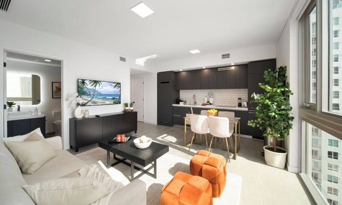 Downtown Miami Apartment | Chic 1-bedroom apartment with fitness room and AC in fabulous Miami