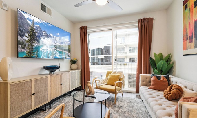Legacy Park Apartment | Chic 1-bedroom apartment in fabulous Plano with AC, fitness room