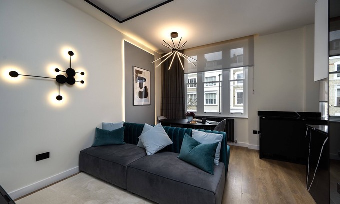 Redcliffe Apartment | Chic 1 Bedroom, Luxury Kensington Flat, Minutes From Chelsea & Stamford Bridge