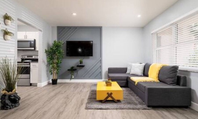 Coral Shores Apartment | Chic 1-Bedroom Retreat in Coral Ridge FLL