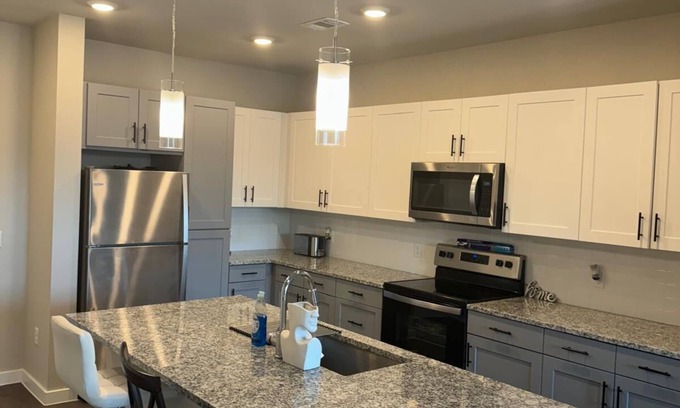Memorial Apartment | Chic 1-bedroom with AC and WiFi in fantastic West Houston