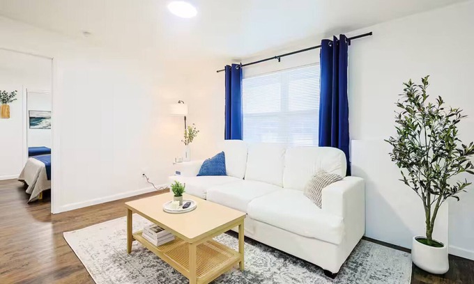 Maryville Apartment | Chic 1BR Near University