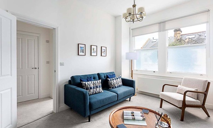 Balham Apartment | Chic 2-Bed Flat in Leafy Clapham South