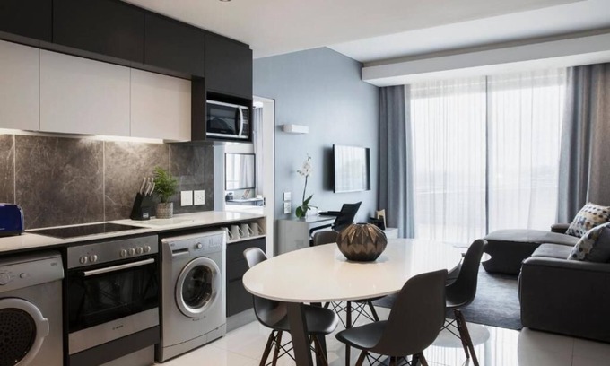 Sandown Apartment | Chic 2 Bedroom Apartment at Katherine Street, Sandton