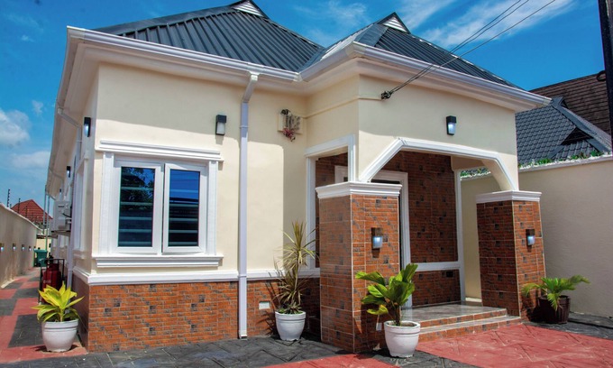 Badagry Apartment | Chic 2-bedroom apartment with 24hrs power, AC, and WiFi in fabulous Badagry.