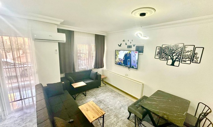 Kepez Apartment | Chic 2-bedroom apartment with WiFi, AC in marvelous Antalya