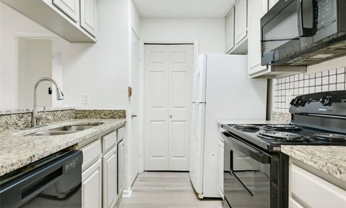Pasadena Apartment | Chic 2-bedroom apartment with AC, fitness room in fabulous Houston