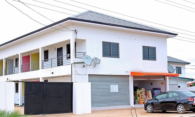 Tema Apartment | Chic 2-bedroom apartment with AC, WiFi in cool Tema