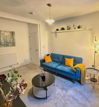Easton Apartment | Chic 2 Bedroom