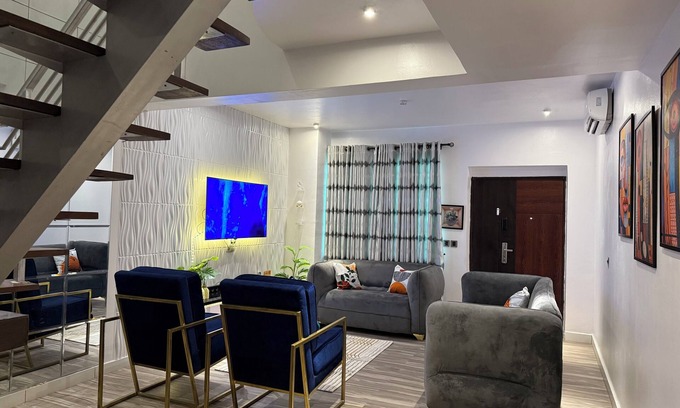Ofin Apartment | Chic 2-Bedroom Maisonette in Lekki