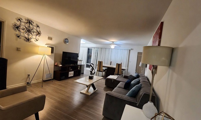 Westwood House | Chic 2-bedroom Residences with WiFi, AC in lovely Los Angeles