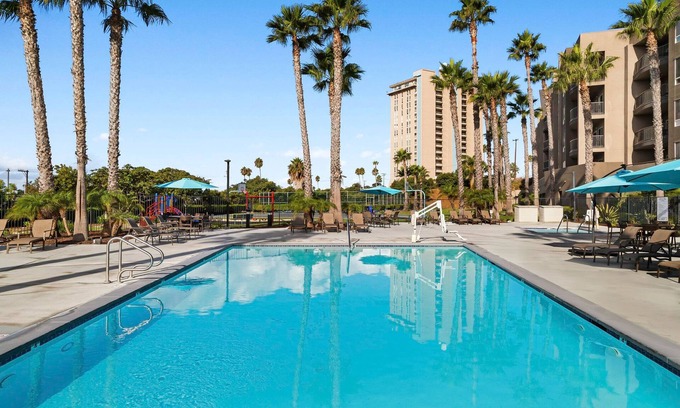 Oceanside Apartment | Chic 2-bedroom twin in cool Oceanside