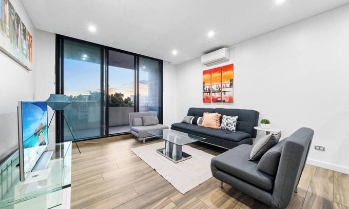 Ultimo Apartment | Chic 2 BR Apt (Parking)/Darling Harbour-10min walk